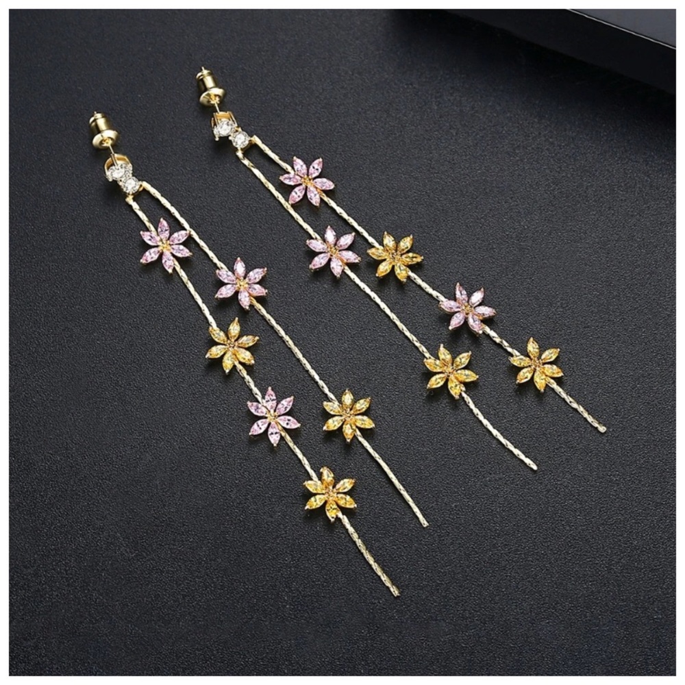 Swarovski Crystals Dangle Earrings The Shirin - Picture 6 of 7